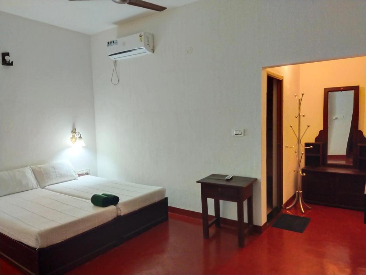 Marari Beach Clleetus Homestay Mararikulam Room photo